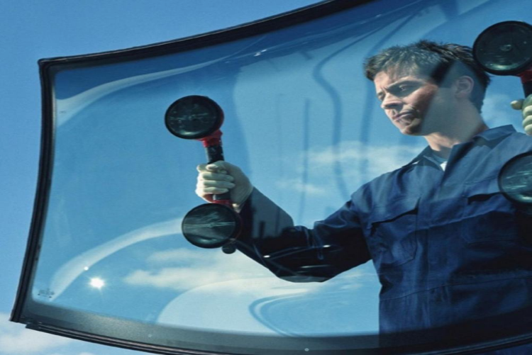 Какие присоски использовать для переноски автомобильного стекла?