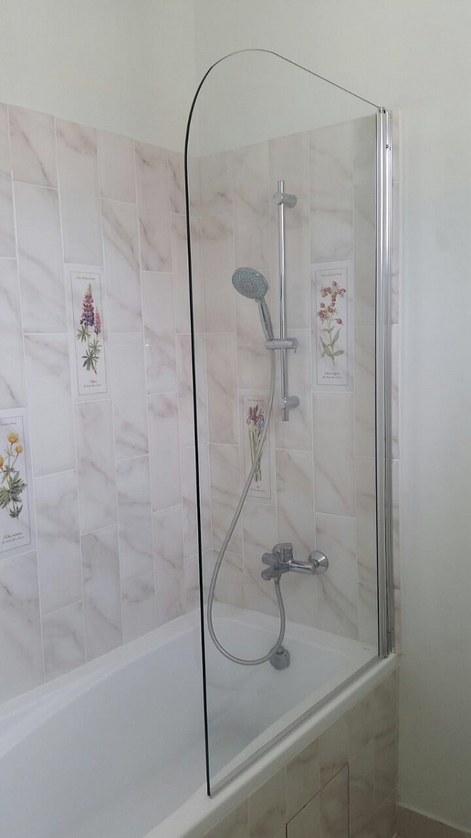 Стеклянная штора для ванной фото